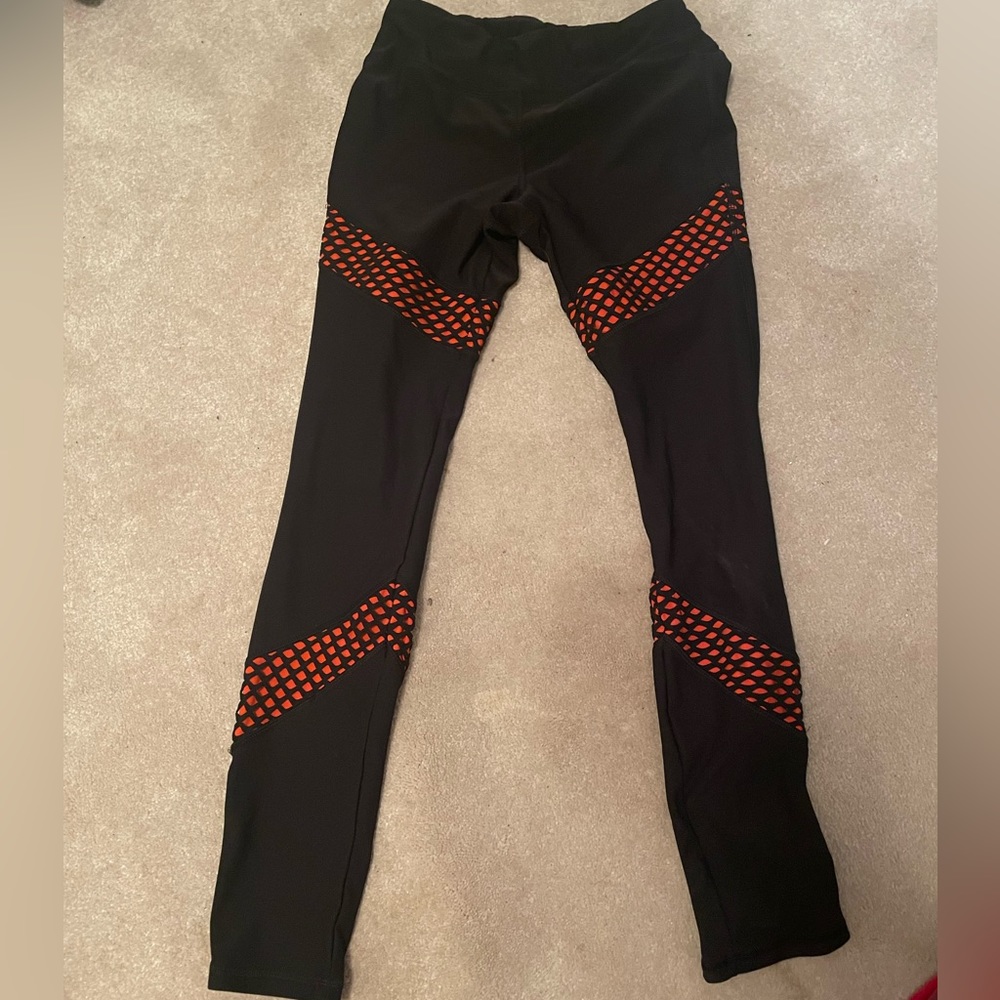 Black and orange leggings / yoga pants